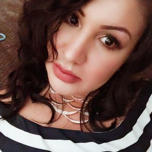 Meet your Posher, Mayra